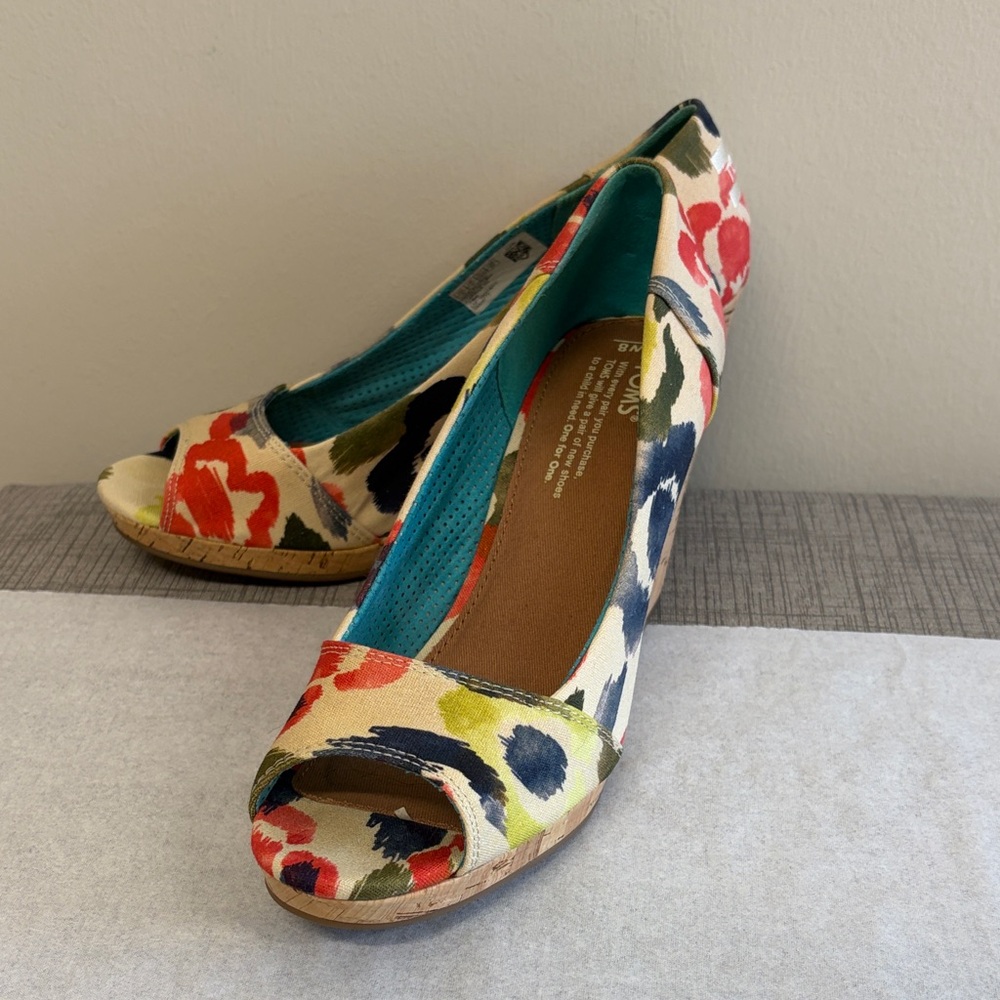 Toms Stella Tangerine Watercolor Floral Peep Toe Wedges Size 8